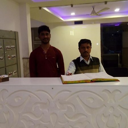 Hotel Grand Shyam- In Front Of New Delhi Railway Station-Couple Friendly Exterior photo