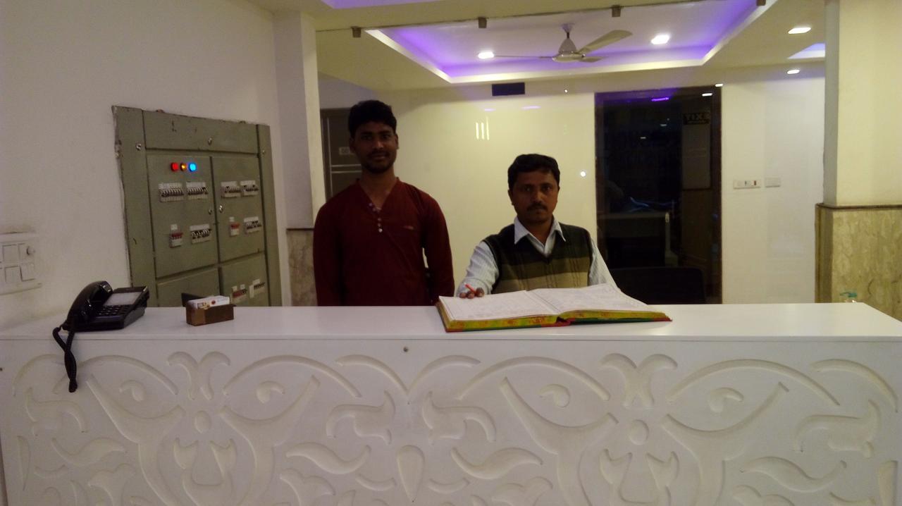 Hotel Grand Shyam- In Front Of New Delhi Railway Station-Couple Friendly Exterior photo